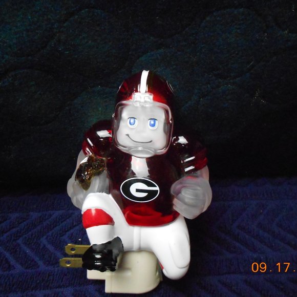 2 Georgia Bulldogs Night Lights NCAA Sports New - Picture 4 of 5